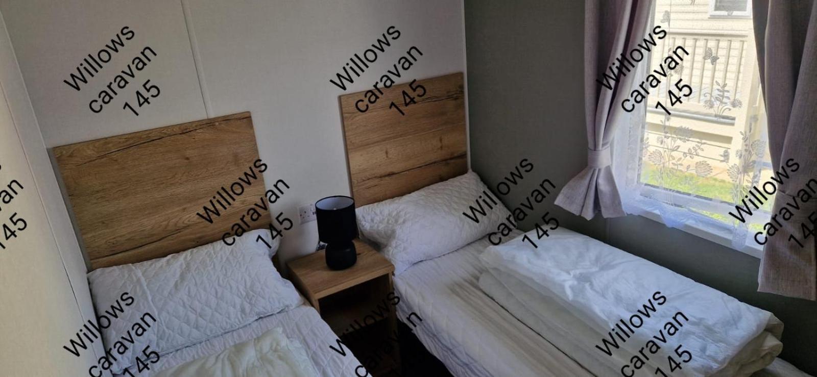 Willows Caravan 145 Llanddwywe Zewnętrze zdjęcie